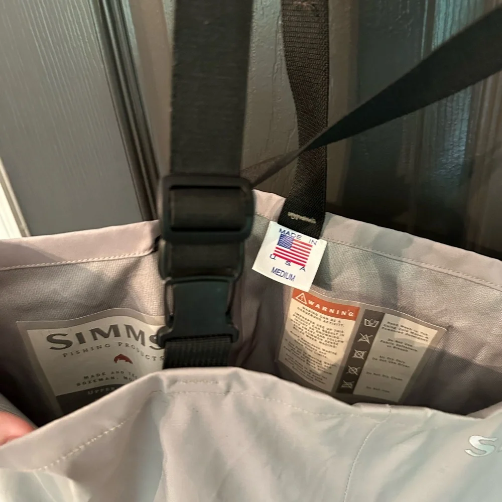 Simms youth waders 🎣 - Picture 4 of 4